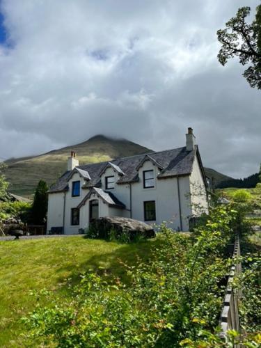 Beautiful Farm House at the foot of Ben More.