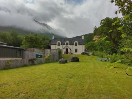 Beautiful Farm House at the foot of Ben More.