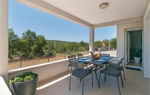 Balkons/terase, Lovely Home In Dicmo With Sauna in Vojnic Sinjski