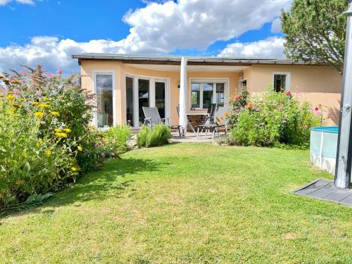 "Elbparadies" Ferienhaus am Niegripper See mit Pool