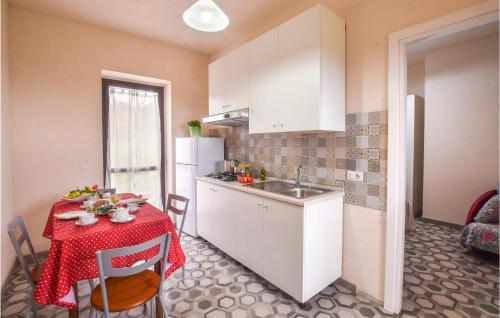  1 Bedroom Gorgeous Apartment In Zambrone in Zambrone