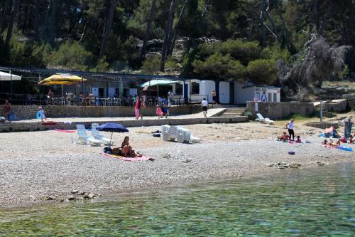 Rooms with a parking space Veli Losinj, Losinj - 19743