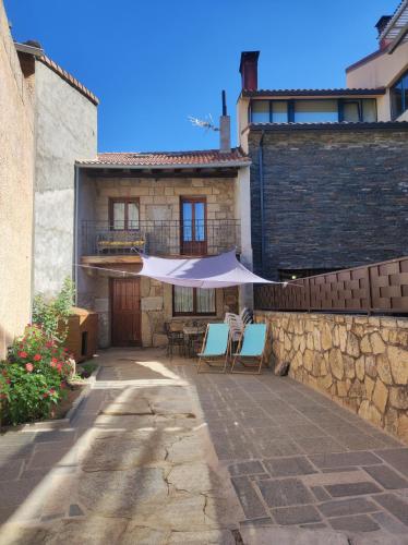 CASA RURAL EL TOLEO - Mesegar de Corneja