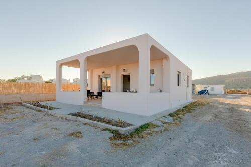 House on the black beach with sea view and parking