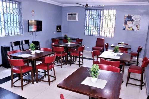 مطعم, Lady M guest House in Tema