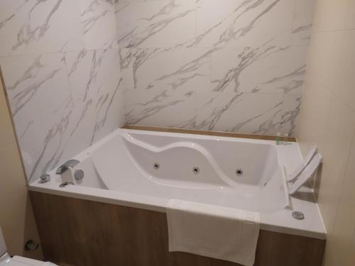Motel Los Abedules Room Type - Queen Room with Spa Bath