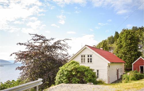 Five-Bedroom Holiday Home