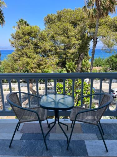 Theodorou Beach Hotel Apartments - image 3