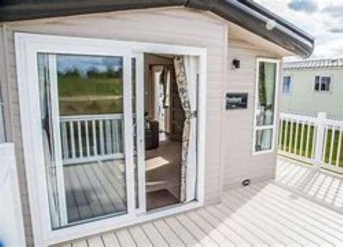 Roxbury 5 Star 6 berth Luxury Caravan in Woodbury