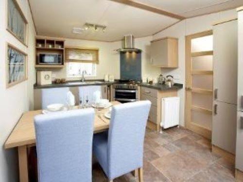 Roxbury 5 Star 6 berth Luxury Caravan in Woodbury