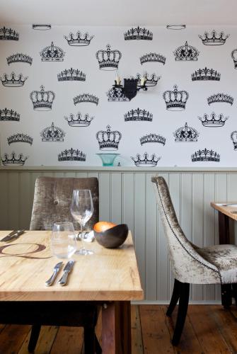 The Queen's Inn - image 13