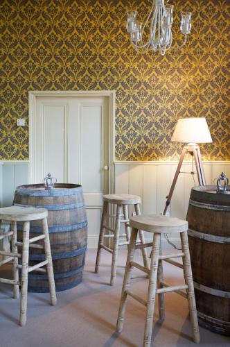 The Queen's Inn - image 2