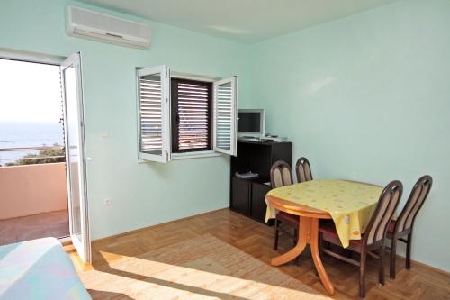 Apartments by the sea Bilo Primosten - 4806 - image 7
