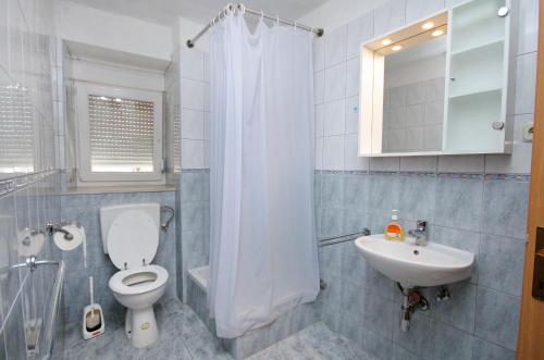 Apartment Jezera 5057b - image 7