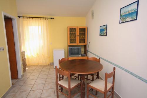 Apartments by the sea Jezera Murter - 5063 - image 4