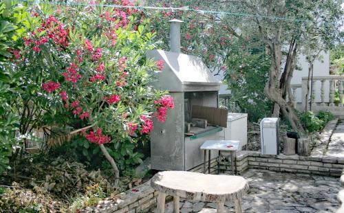 Apartments with a parking space Murter - 5103 - image 3