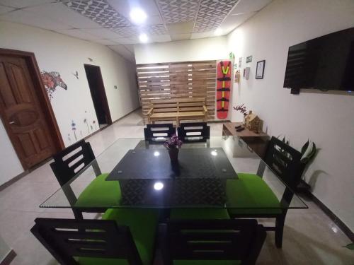 Ekolores Hostal - PARQUE DEL CAFÉ - 313-468-08-41 (Ekolores Hostal - PARQUE DEL CAFE - 313-468-08-41) in 몬테네그로