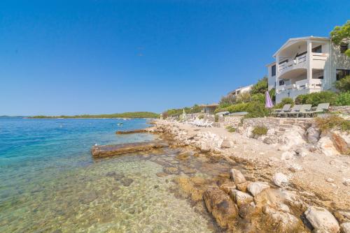 Apartments by the sea Zdrelac, Pasman - 8406