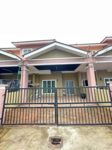 Ritz Homestay UNIT A at Gong Badak, Kuala Terengganu