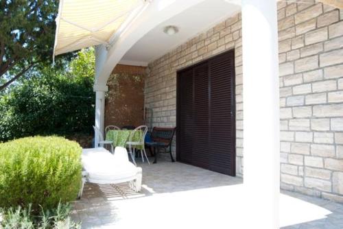 One-Bedroom Apartment with Terrace image 2