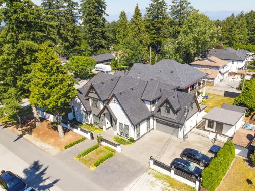 T&T Lodge in Surrey, Canada