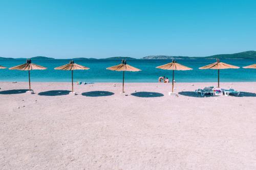  Apartments with a parking space Brodarica, Sibenik - 13371 in Šibenik