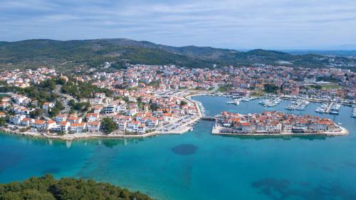 Apartments by the sea Tribunj, Vodice - 15233