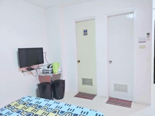 N&J Lopez Lodging House 4