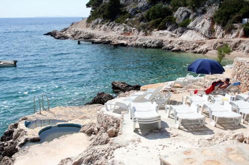 Apartments by the sea Primosten - 15704 - image 4