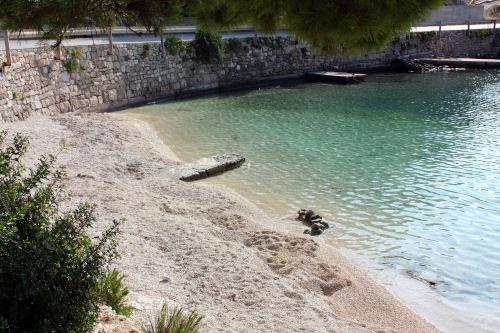  Apartments by the sea Sumartin, Brac - 15725 in Sumartin