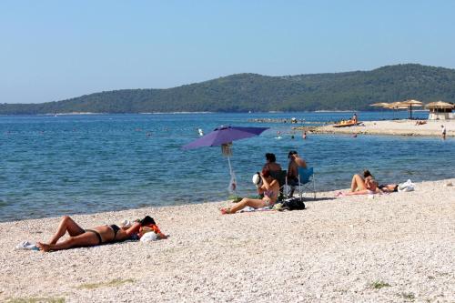 Apartments by the sea Brodarica, Sibenik - 921