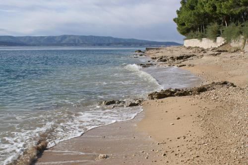  Apartments with a parking space Bol, Brac - 2921 in Bol