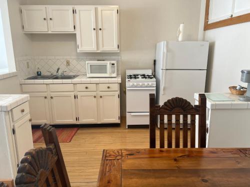 Kitchen, Canyon Rose Suites in Bisbee (AZ)
