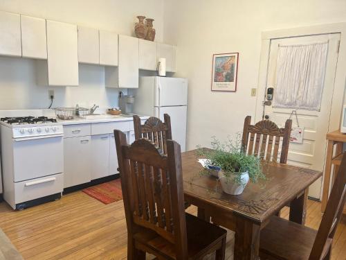 Kitchen, Canyon Rose Suites in Bisbee (AZ)
