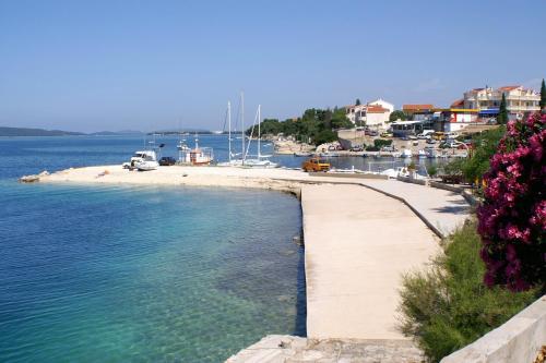  Apartments by the sea Brodarica, Sibenik - 4217 in Šibenik