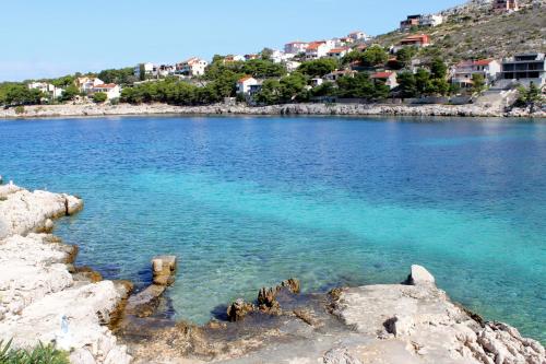 Apartments by the sea Bilo Primosten - 4191 - image 3