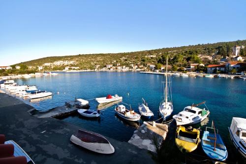 Beach, Seaside holiday house Drvenik Veliki, Drvenik - 16937 in Otok Veli Drvenik