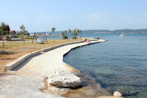 Apartments by the sea Mrljane Pasman - 319 - image 3