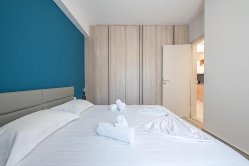 Newly renovated apt in the heart of Kerameikos 5