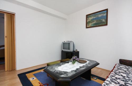 One-Bedroom Apartment with Terrace image 10
