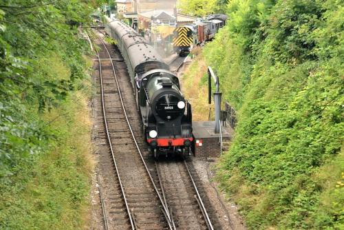 Cosy house, a train spotter's delight!