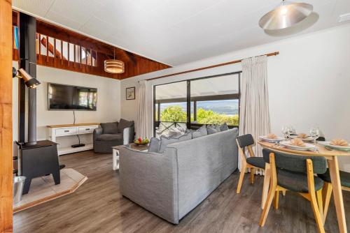 外觀, Splendour on Spencer - Lake Tarawera Holiday Home in 塔拉韋拉湖