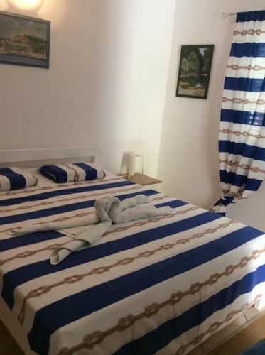 Three-Bedroom Apartment with Terrace and Sea View image 6
