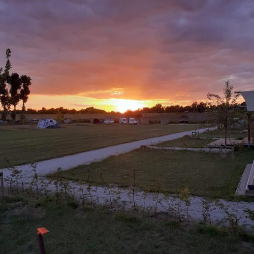 De Hazelaarshof Luxe glampingtent bij natuurgebied De Millingerwaard