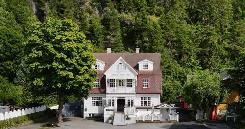 Valldal Fjord Lodge B&B - Hotel - Valldal