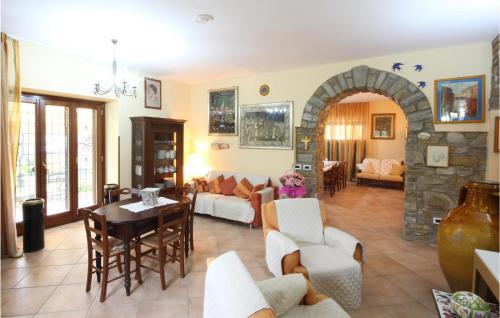 6 Bedroom Beautiful Home In Perdifumo in Perdifumo