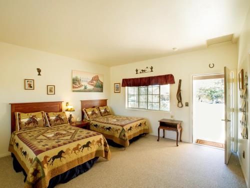 Stagecoach Trails Guest Ranch Located in Yucca, Stagecoach Trails Guest Ranch is a perfect starting point from which to explore Yucca (AZ). Featuring a complete list of amenities, guests will find their stay at the property a comf