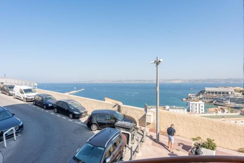 ROCCA BIANCA - Sur la roche face à la mer et la bonne mère, Marseille (photo 7)