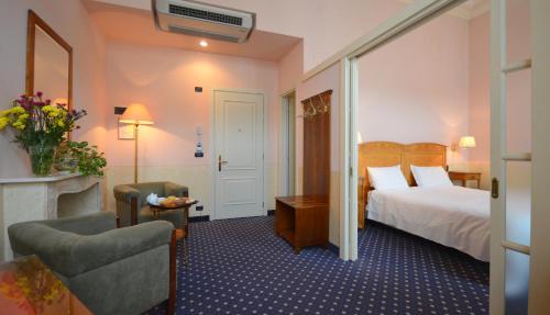 Hotel Roma e Rocca Cavour - image 2