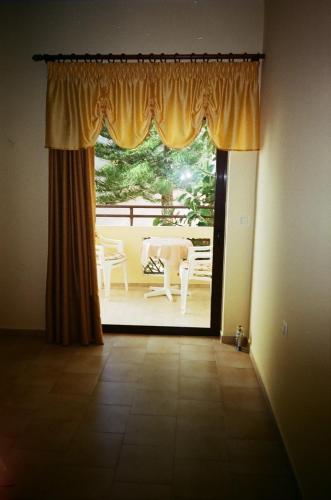 Erkély/terasz, John Apartments in Platanias